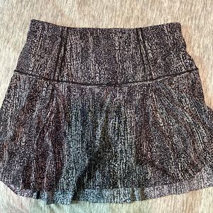 Lululemon tennis skort with pockets - size 4